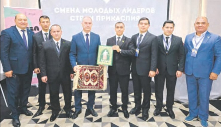 Делегация Туркменистана принимает участие в Молодежном форуме «Берега»