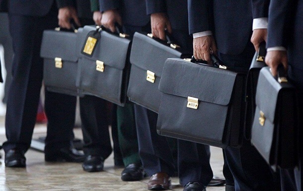 В Кыргызстане более 2,5 тыс. госслужащих не сдали налоговую декларацию и скрыли свои доходы