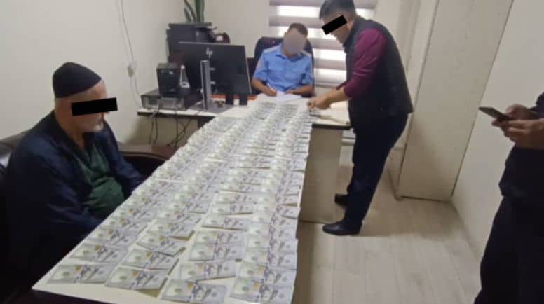 Главу села задержали за дачу взятки в $10 тысяч следователю