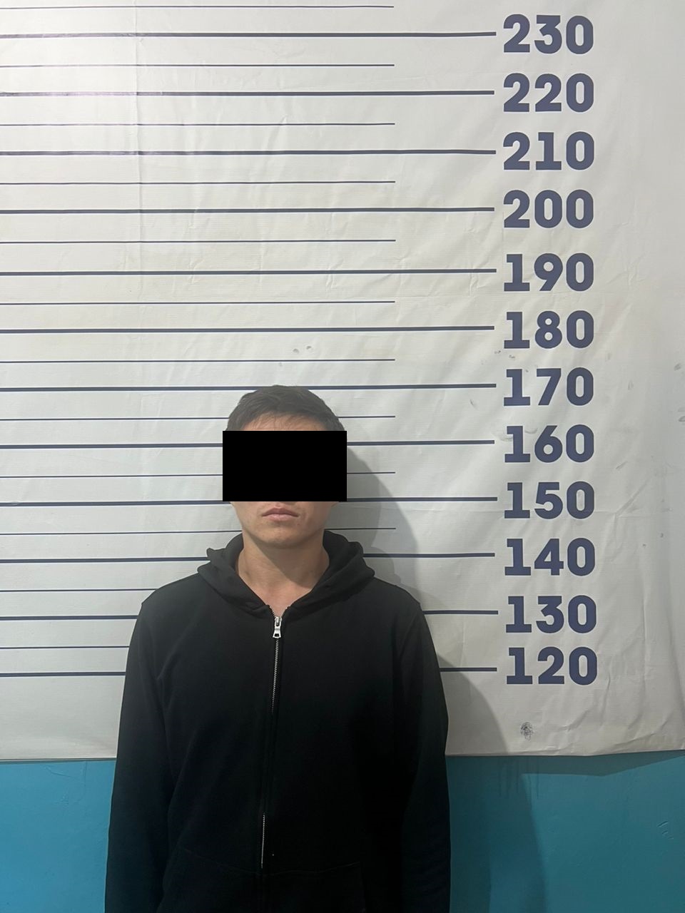 В Бишкеке задержаны закладчики с наркотиками на 700 тысяч сомов