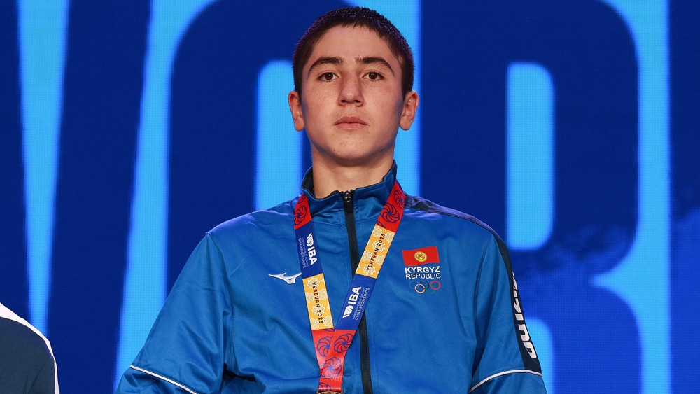 Кыргызстанец Амантур Джумаев завоевал бронзу на чемпионате мира по боксу