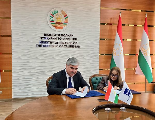 Таджикистан и АБР подписали грантовое соглашение на $86,6 млн для реконструкции дороги «Дангара-Гулистон»
