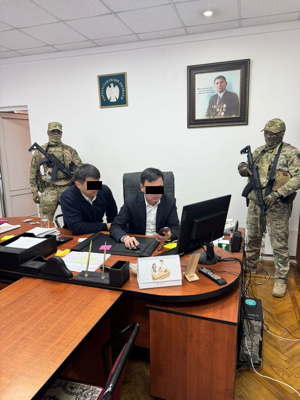 В ГКНБ рассказали подробности задержания глав районных УГНС Бишкека