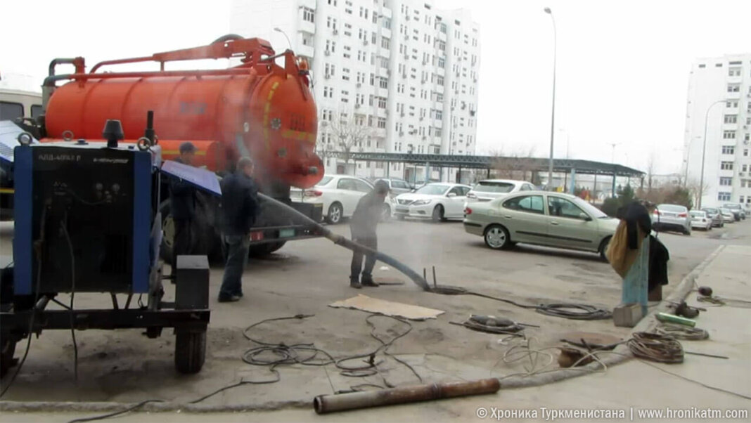 Пять районов Ашхабада с утра остаются без воды и тепла