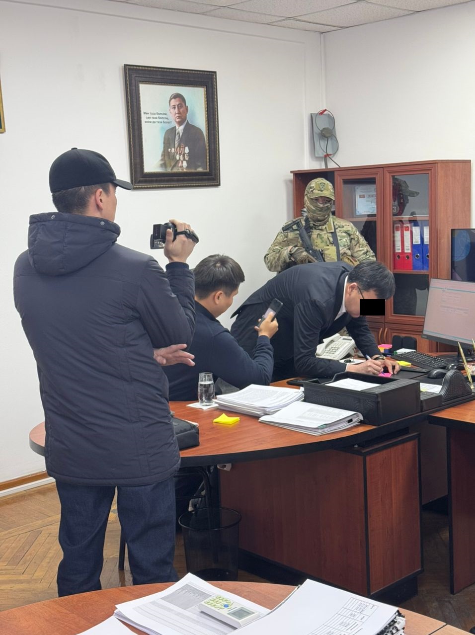 В ГКНБ рассказали подробности задержания глав районных УГНС Бишкека