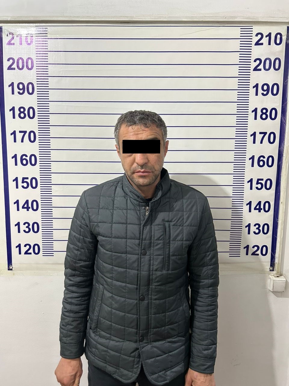 В Кара-Балте пьяный мужчина ударил прохожего ножом