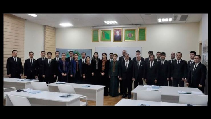 В ИМО МИД Туркменистана выдали сертификаты новому выпуску учебного центра