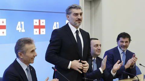 Парламент Грузии избрал президентом бывшего футболиста Михаила Кавелашвили