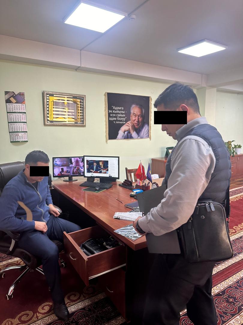 Создали коррупционную схему. Спецслужбы задержали чиновников Счетной палаты