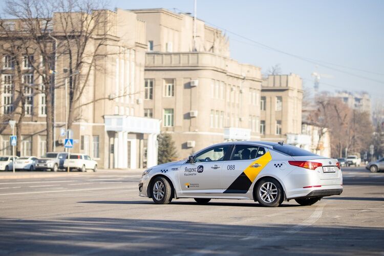 Как сэкономить на поездках в праздники: рекомендации от «Яндекс Go»