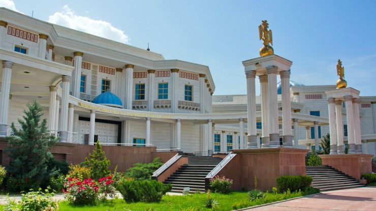 В Государственном музее Туркменистана появилась новая витрина в экспозиции отдела природы