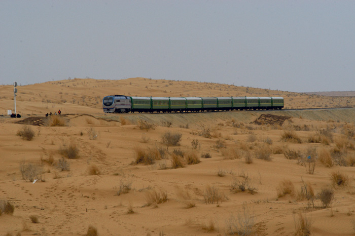 desert_train Два водителя такси из Ахалского велаята изнасиловали девушку