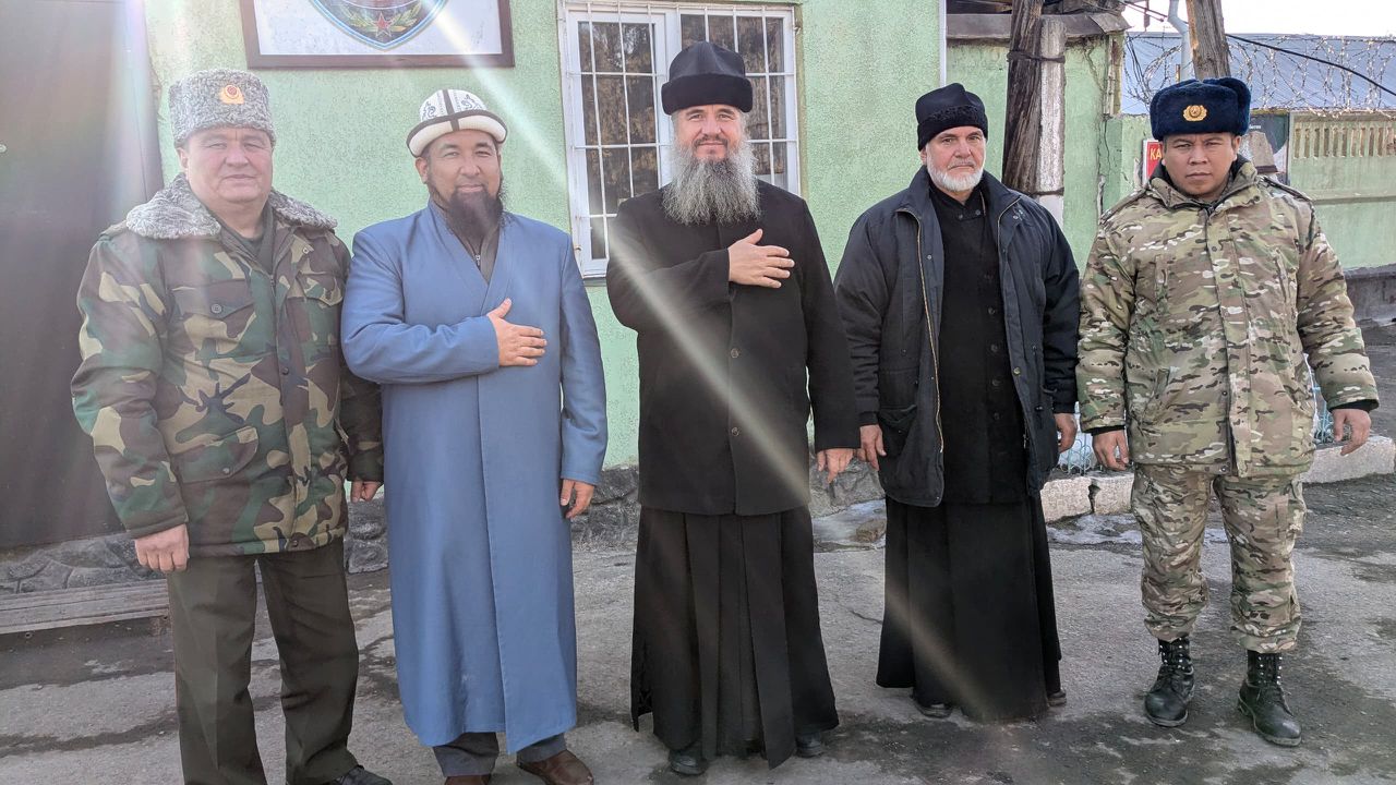 Исламские и православные религиозные служители поговорили с осужденными о жизни