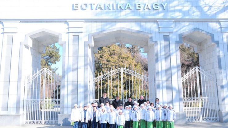 В Ашхабаде проведена экскурсия для воспитанников  “Döwletliler Köşgi”