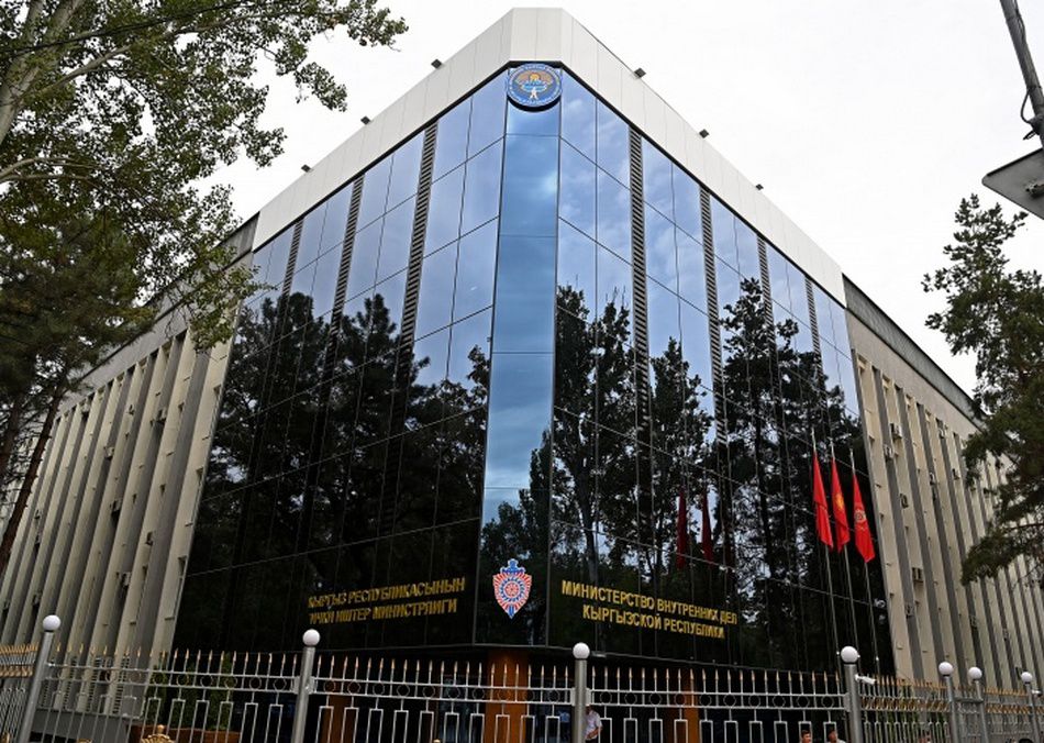 В МВД опровергли информацию о задержании водителя замглавы ведомства и следователя