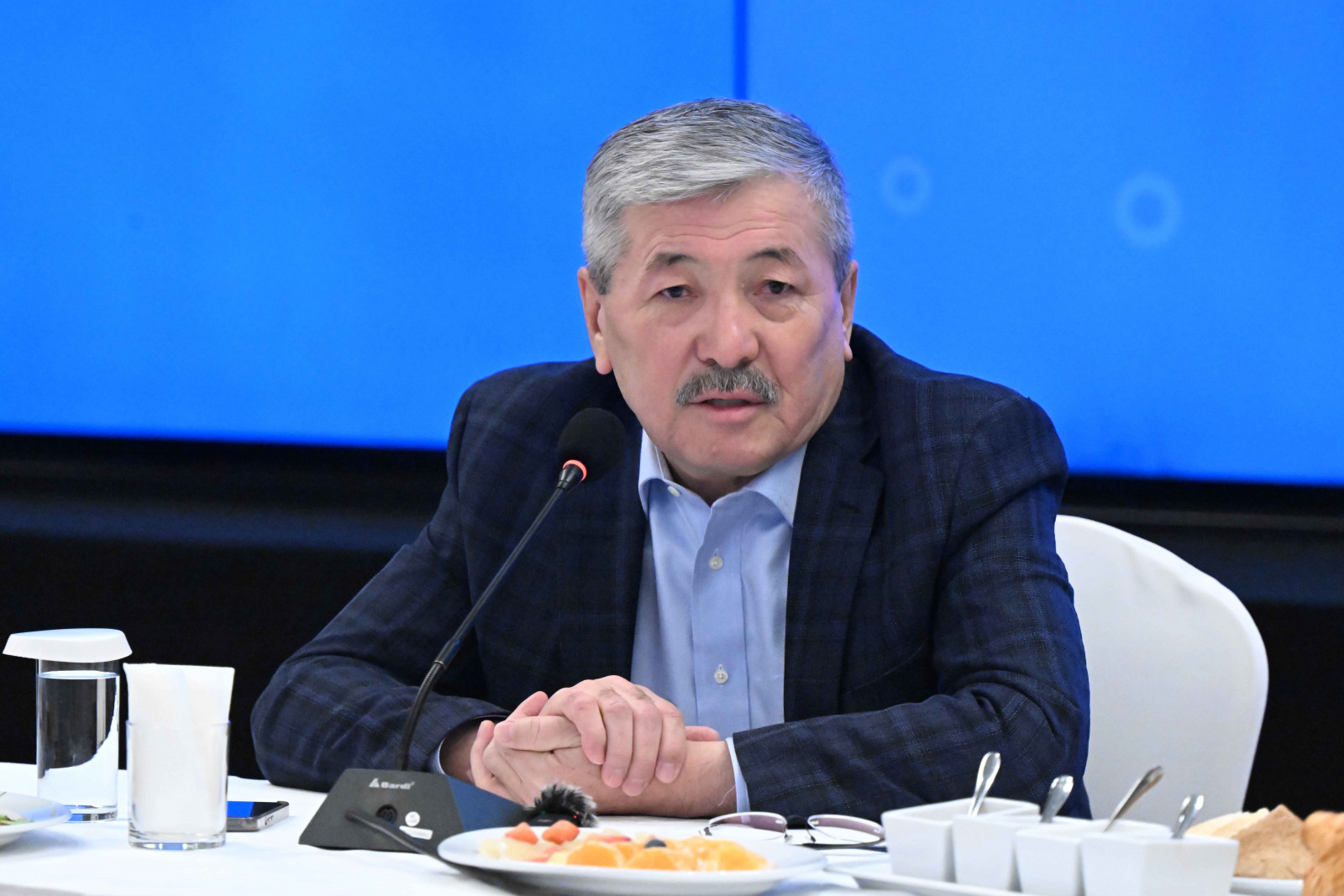 Фото с сайта gov.kg. Встреча главы кабмина с представителями бизнес-сообщества