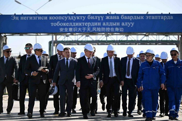 Несколько предприятий Чуйской области посетил глава кабинета министров
