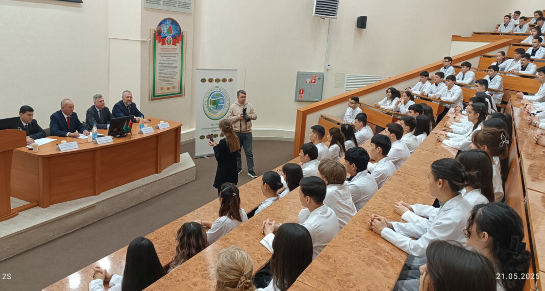 2025_05_21_belarus_students Посол Туркменистана в Беларуси встретился со студентами