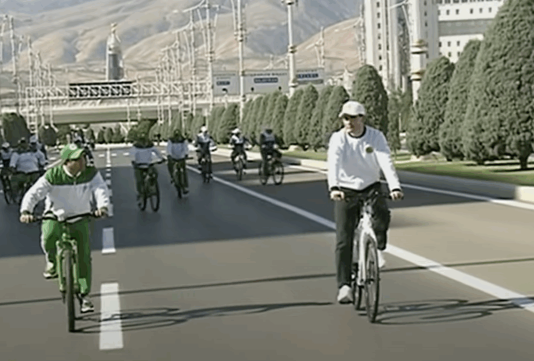 2025_06_03_serdar_velo Во время велопробега президент дал поручения по благоустройству Ашхабада