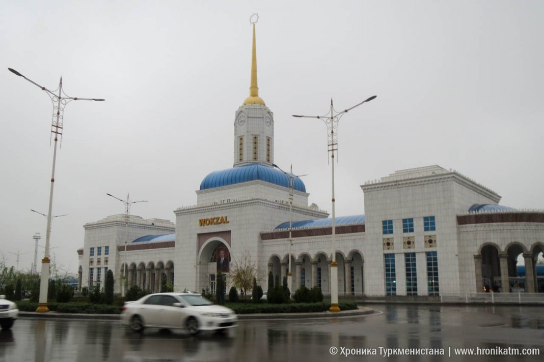 Проводы в армию на вокзале Ашхабада завершились задержанием 15 человек