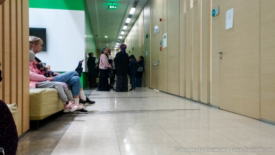 2022_12_04_hospital_03 В больницах Ашхабада большие очереди