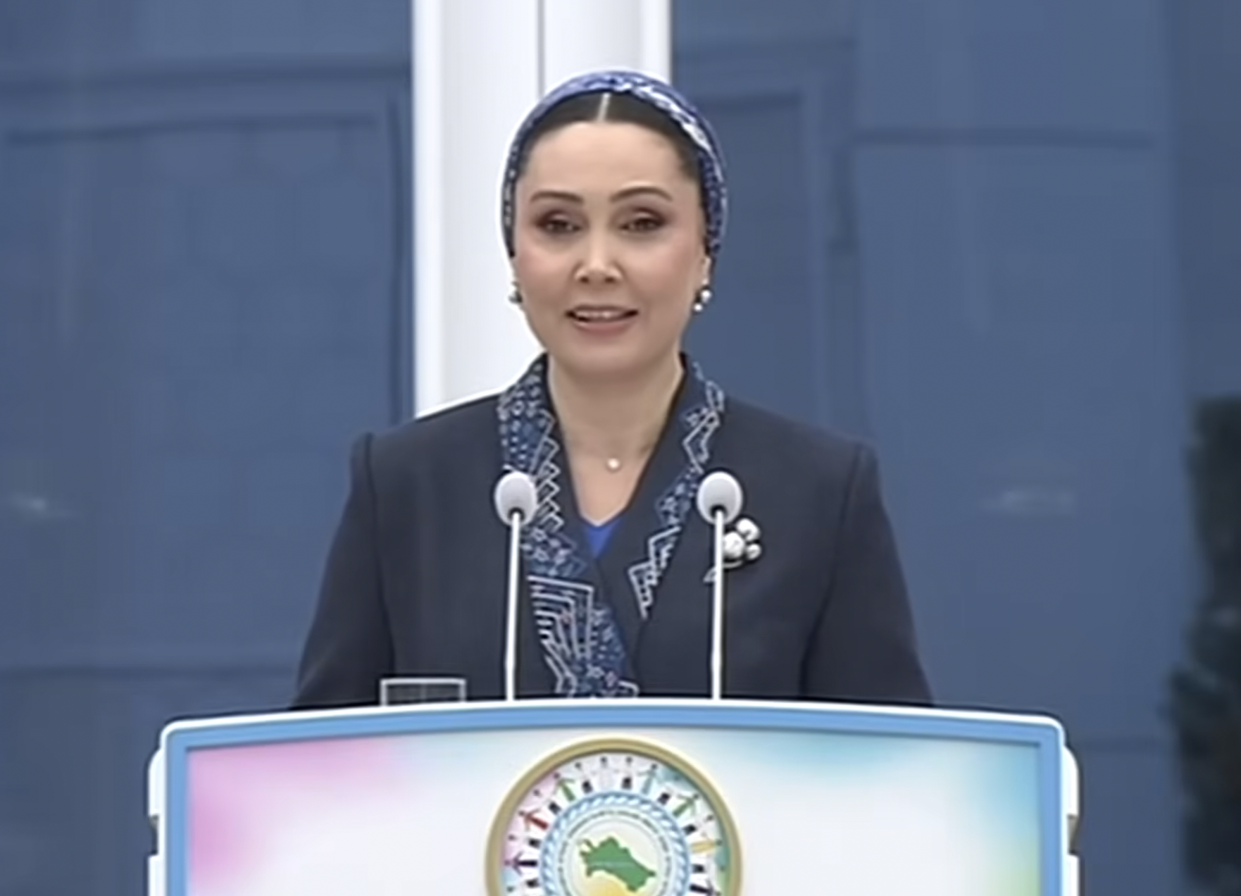 2025_12_09_atabaeva О.Атабаева открыла в Авазе филиал Детского фонда имени своего отца