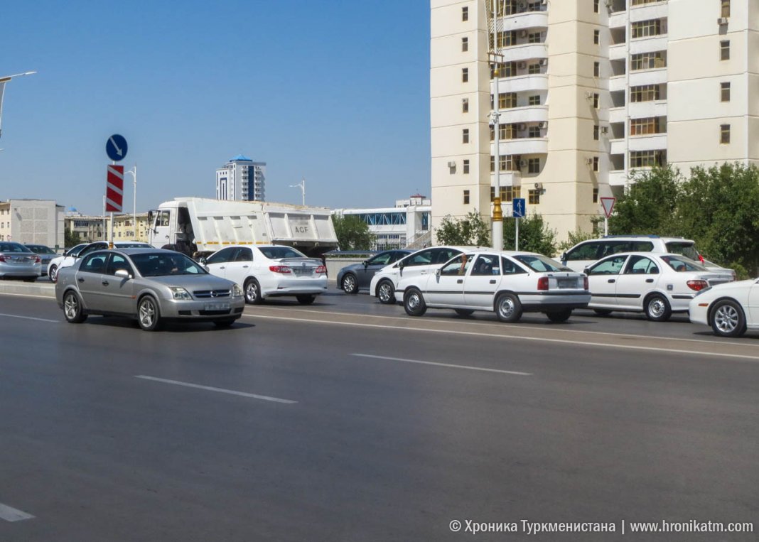 В Туркменистане значительно повысили штрафы за нарушение ПДД