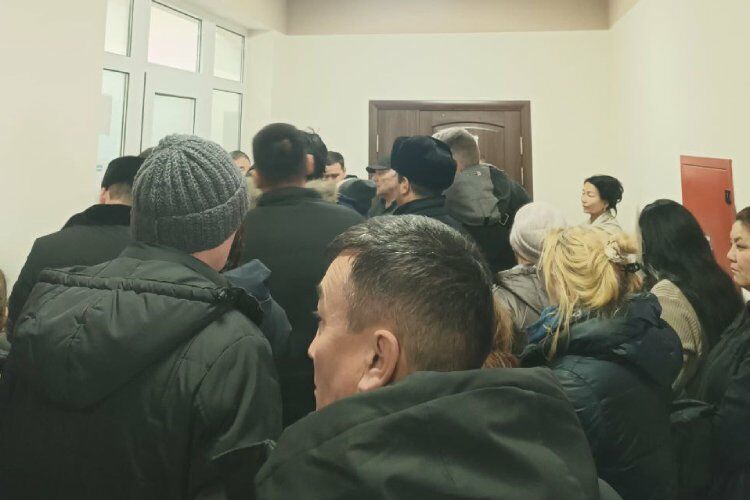 В «Газпром Кыргызстан» объяснили, почему образовались очереди в филиале Бишкека