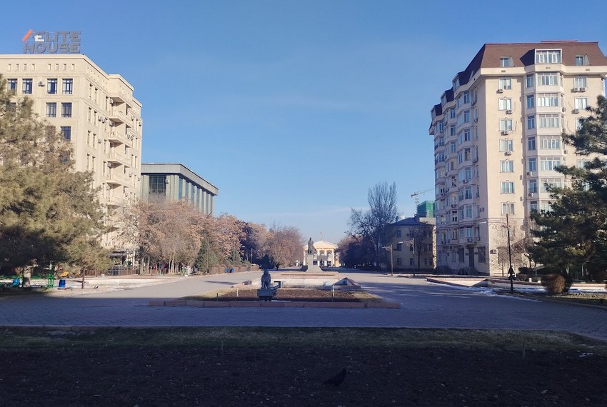 Фото Айбека Султанова. Бишкек, Аллея молодежи 2 февраля 2026 года