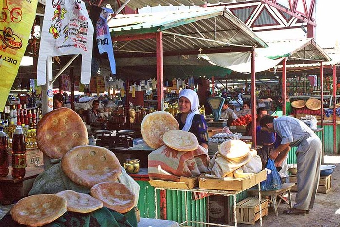 В Туркменистане немного снизились цены на продукты и доллары США - Хроника Туркменистана