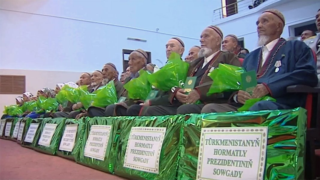 В Туркменистане ветеранам вручат «памятные подарки», а в других странах региона – от $2,3 до $10 тыс. - Хроника Туркменистана