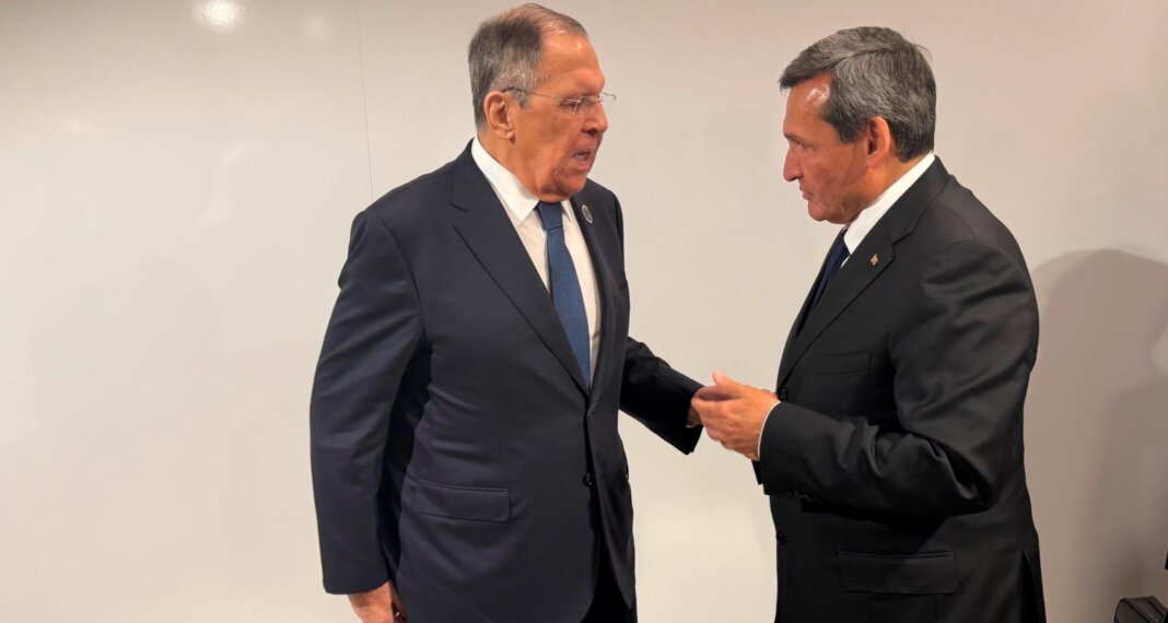 2026_04_18_lavrov_meredov На полях Анталийского форума Р.Мередов встретился с главами МИД России и Украины - Хроника Туркменистана