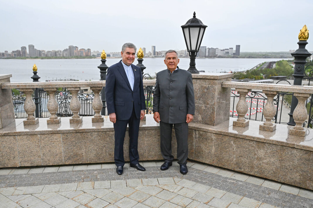 2026_05_13_berd_tatar:4 Г.Бердымухамедов прибыл в Татарстан для участия в KazanForum и провел переговоры с Р.Миннихановым - Хроника Туркменистана