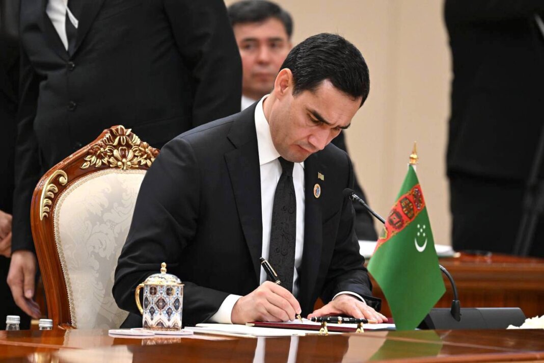 Президент Туркменистана принял представителей Малайзии и главу Petronas - Хроника Туркменистана