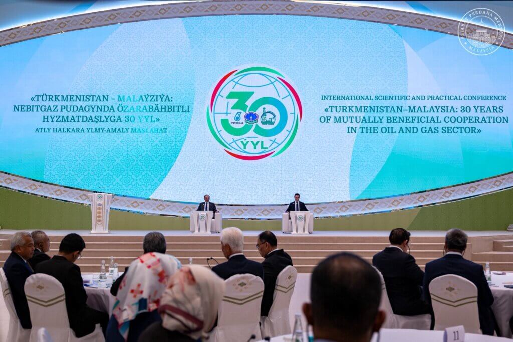 Главной темой визита премьер-министра Малайзии стали работы Petronas на Каспии. Подписаны 12 документов - Хроника Туркменистана