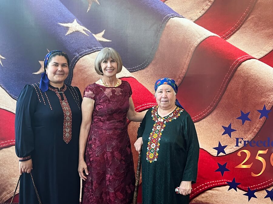 Солтан Ачилова была на приеме в Посольстве США в честь Дня независимости - Хроника Туркменистана