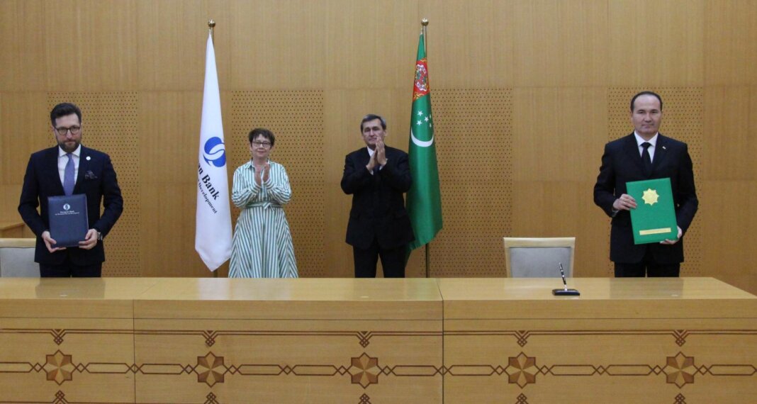 2026_07_28_meredov_ebrd С.Бердымухамедов принял руководителя ЕБРР. Подписаны пять меморандумов - Хроника Туркменистана