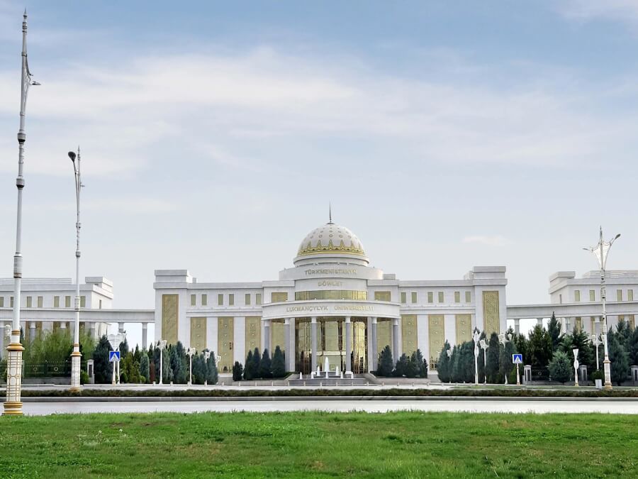med uni 1 Минздрав Туркменистана объявил тендер на ремонт нового здания медуниверситета - Хроника Туркменистана