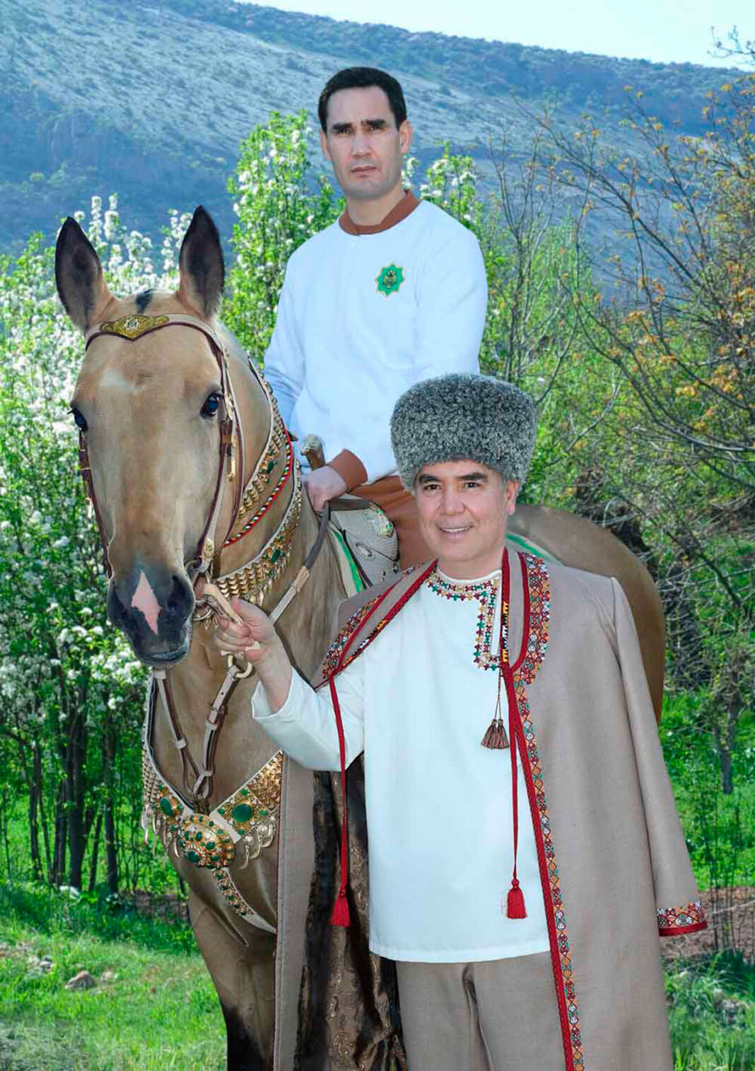 Сердар Бердымухамедов написал стихотворение - Хроника Туркменистана